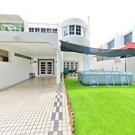 527 Beachhouse L 5 Bedroom With Swimming Pool - 3Min Walk To The Beach تانجونغ بونغاه المظهر الخارجي الصورة