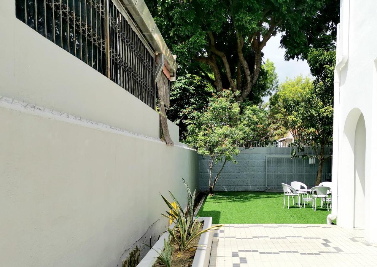 527 Beachhouse L 5 Bedroom With Swimming Pool - 3Min Walk To The Beach تانجونغ بونغاه المظهر الخارجي الصورة